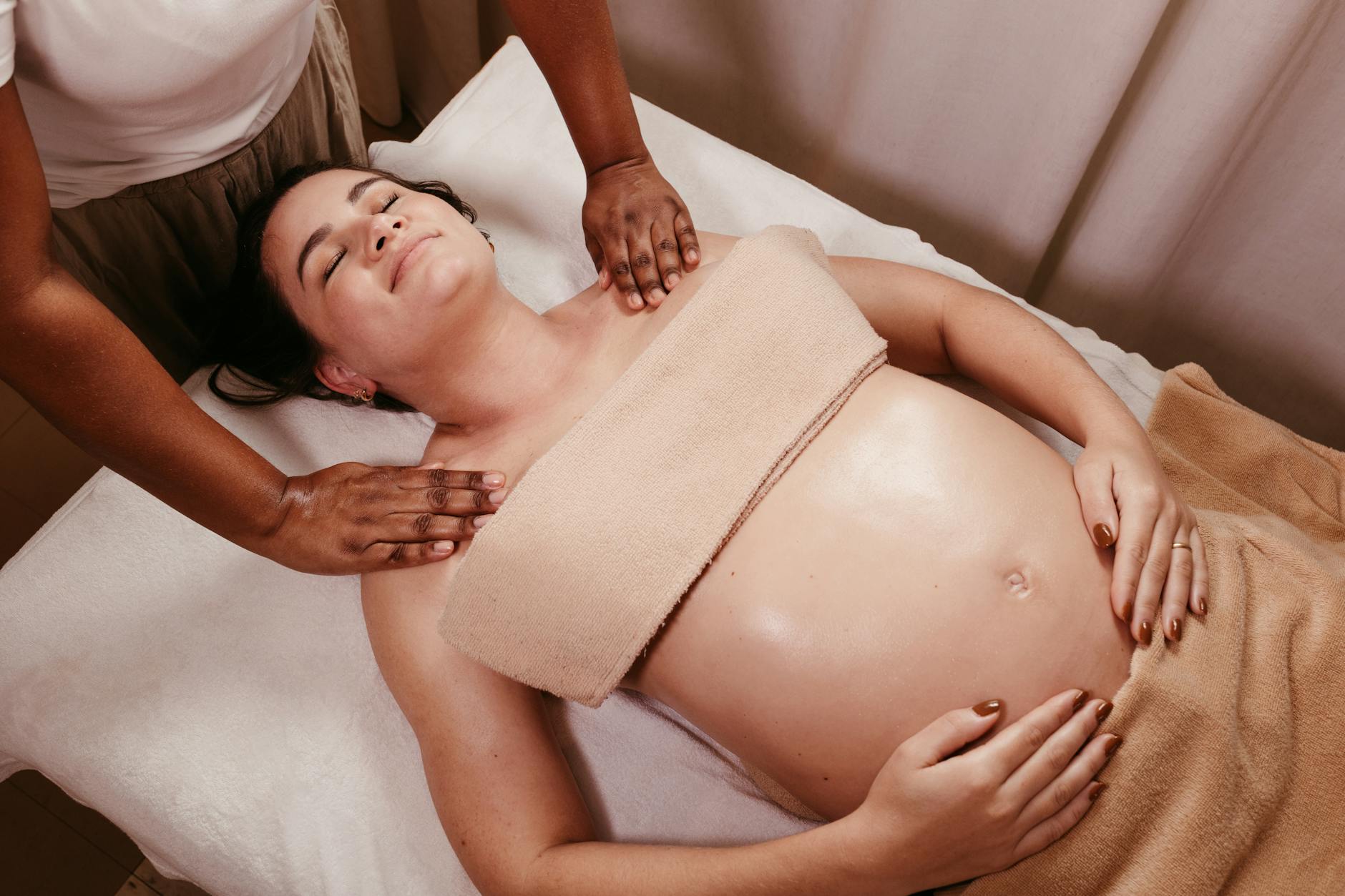 Masaje prenatal Gandia, Terapia prenatal Gandia, Masaje para embarazadas en Gandia